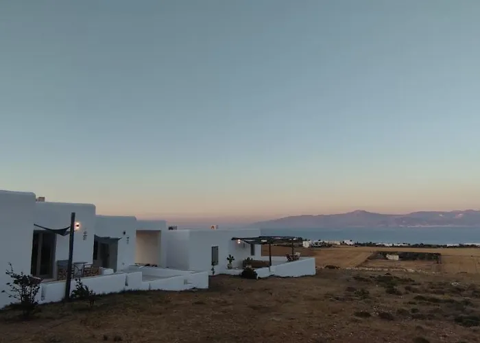 White House With Sea View *