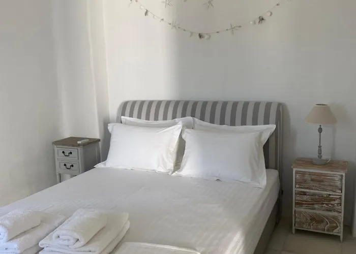 White House With Sea View * Ampelas