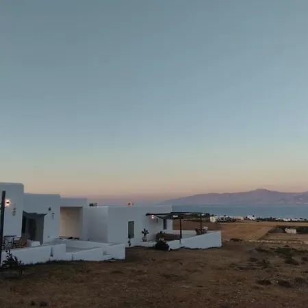 White House With Sea View *